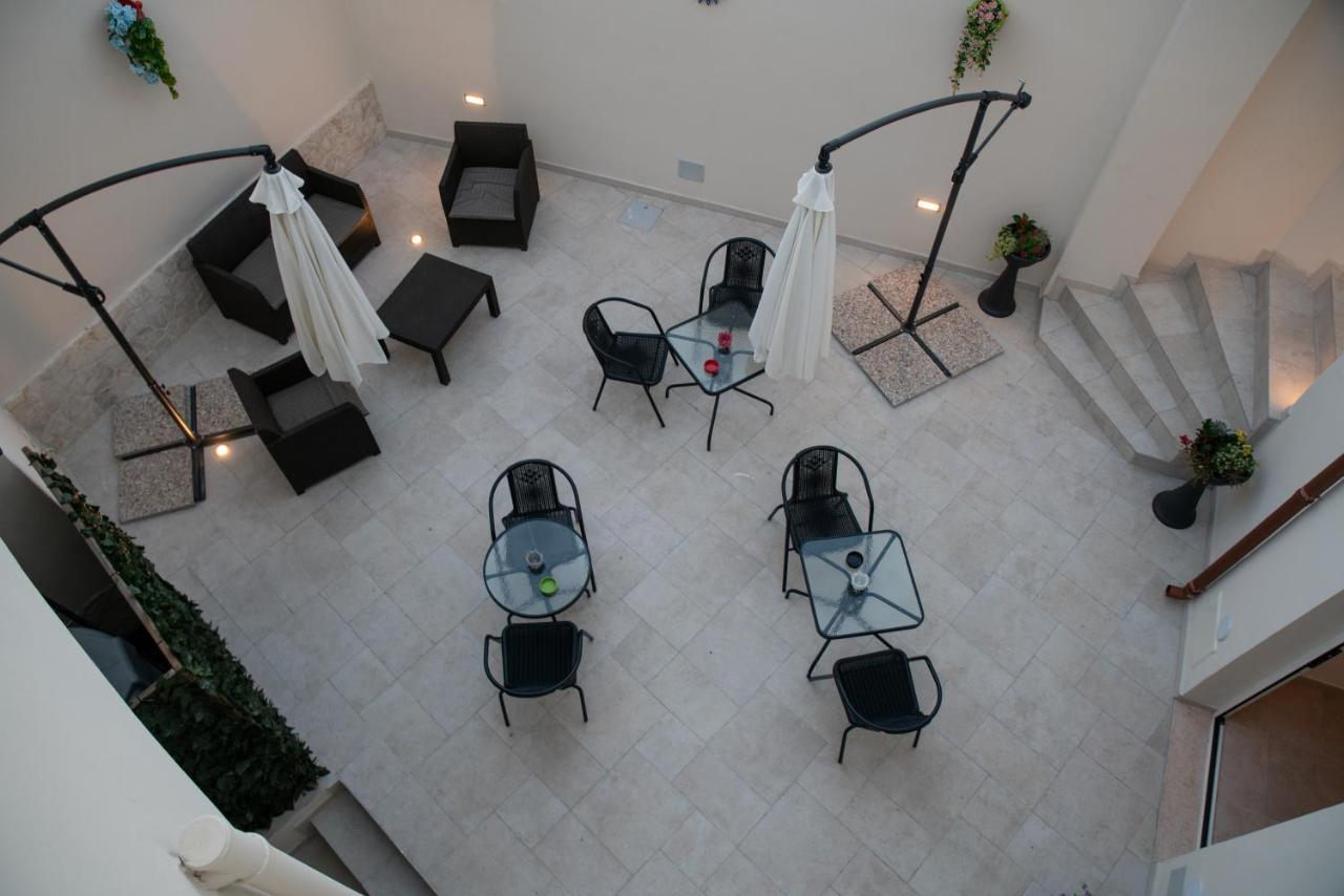 Camera Doppia Letti Singoli Senza Finestra Dimora Guerrieri Apartment บรินดิซิ ภายนอก รูปภาพ